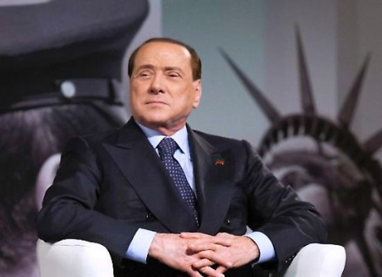 Μπερλουσκόνι: Πρόωρες εκλογές ή κυβέρνηση κεντροδεξιάς