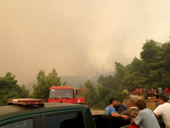 Σε ύφεση η πυρκαγιά στην Πεντέλη