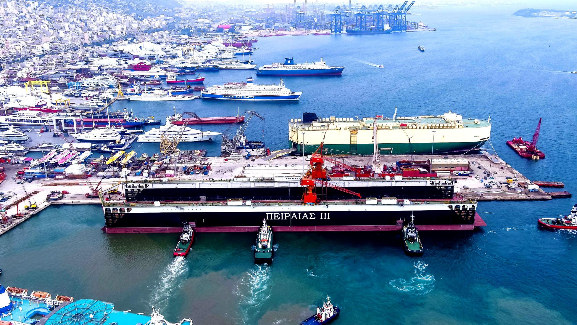 Μυρίζει μπαρούτι στον Πειραιά