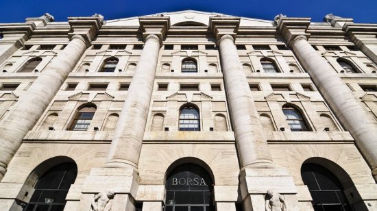 Στο «κόκκινο» έκλεισαν οι ευρωαγορές λόγω των εξελίξεων στην Ιταλία