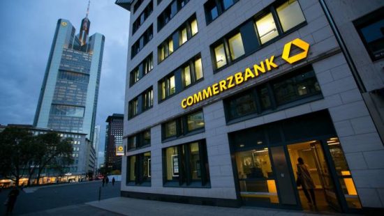 CEO Commerzbank: Καμία πιθανότητα συγχώνευσης με την Deutsche Bank