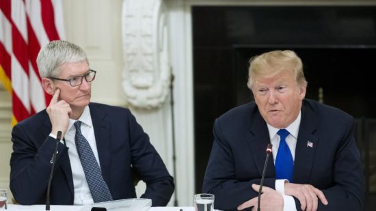 Δείπνο του Τραμπ με τον Τιμ Κουκ