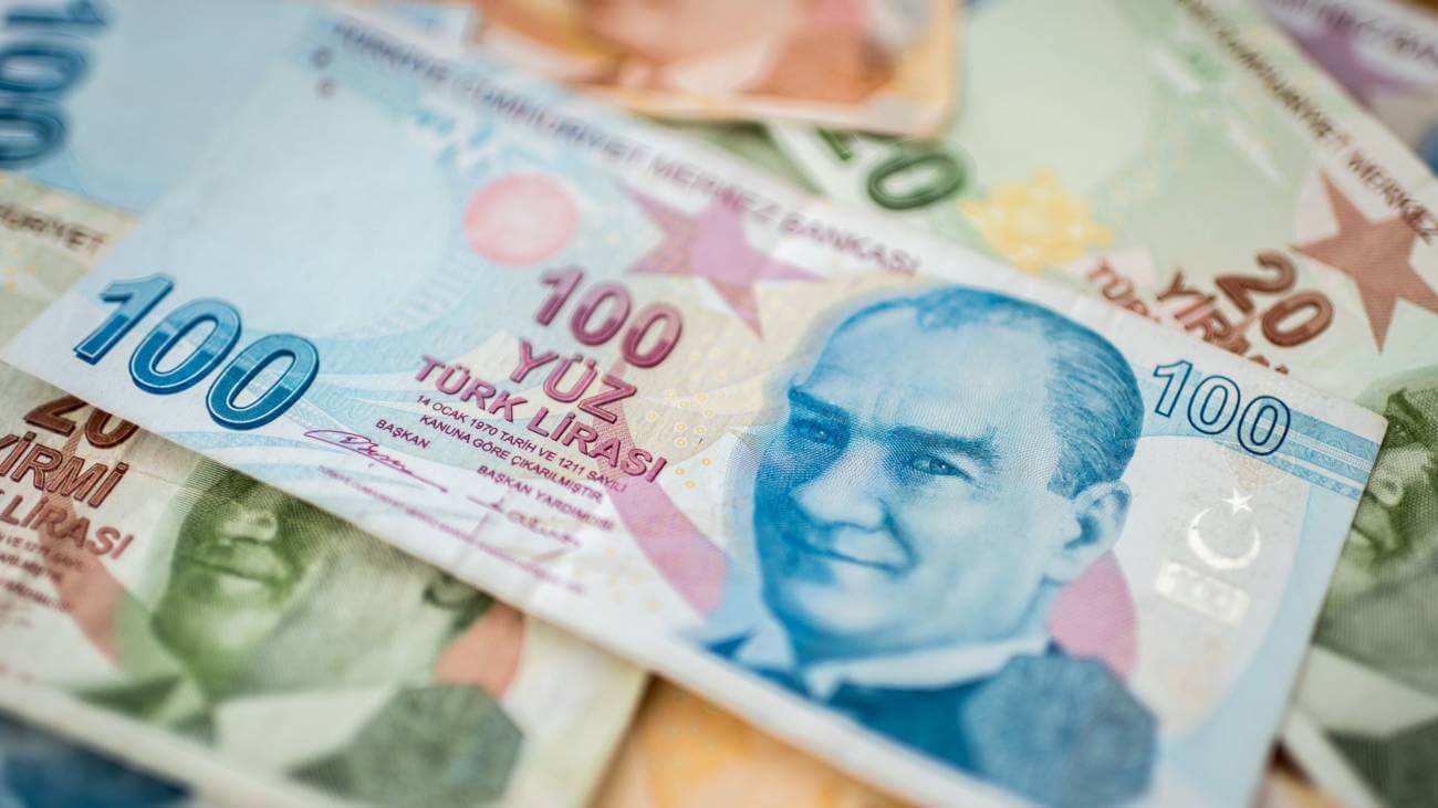 MUFG: Η ισοτιμία δολαρίου – τουρκικής λίρας θα φτάσει στο 9,35 στα τέλη του 2021