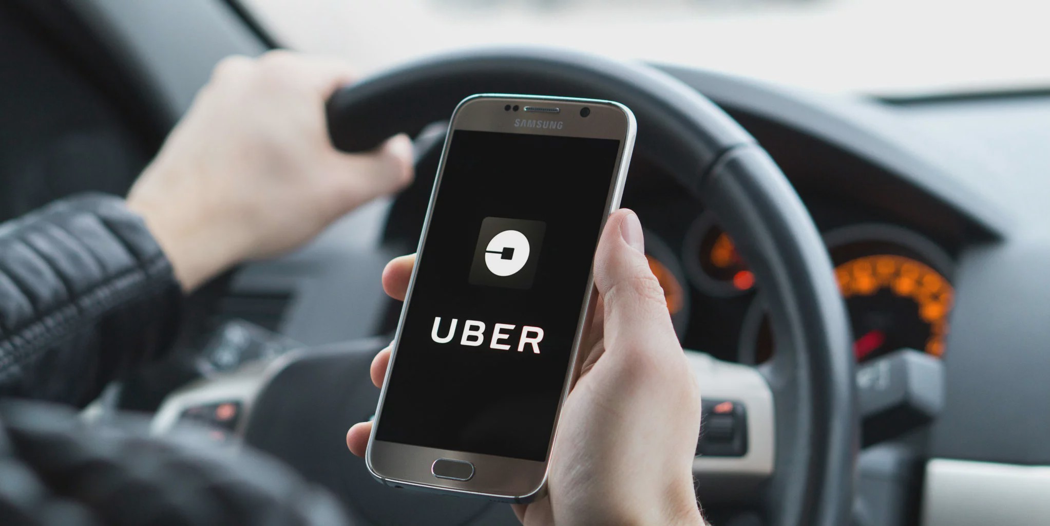 Uber: Διαθέσιμη η εφαρμογή της και στη Σαντορίνη