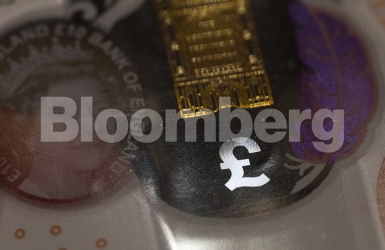 Καταρρέει η στερλίνα- Κρίσιμη η σημερινή ημέρα για το brexit