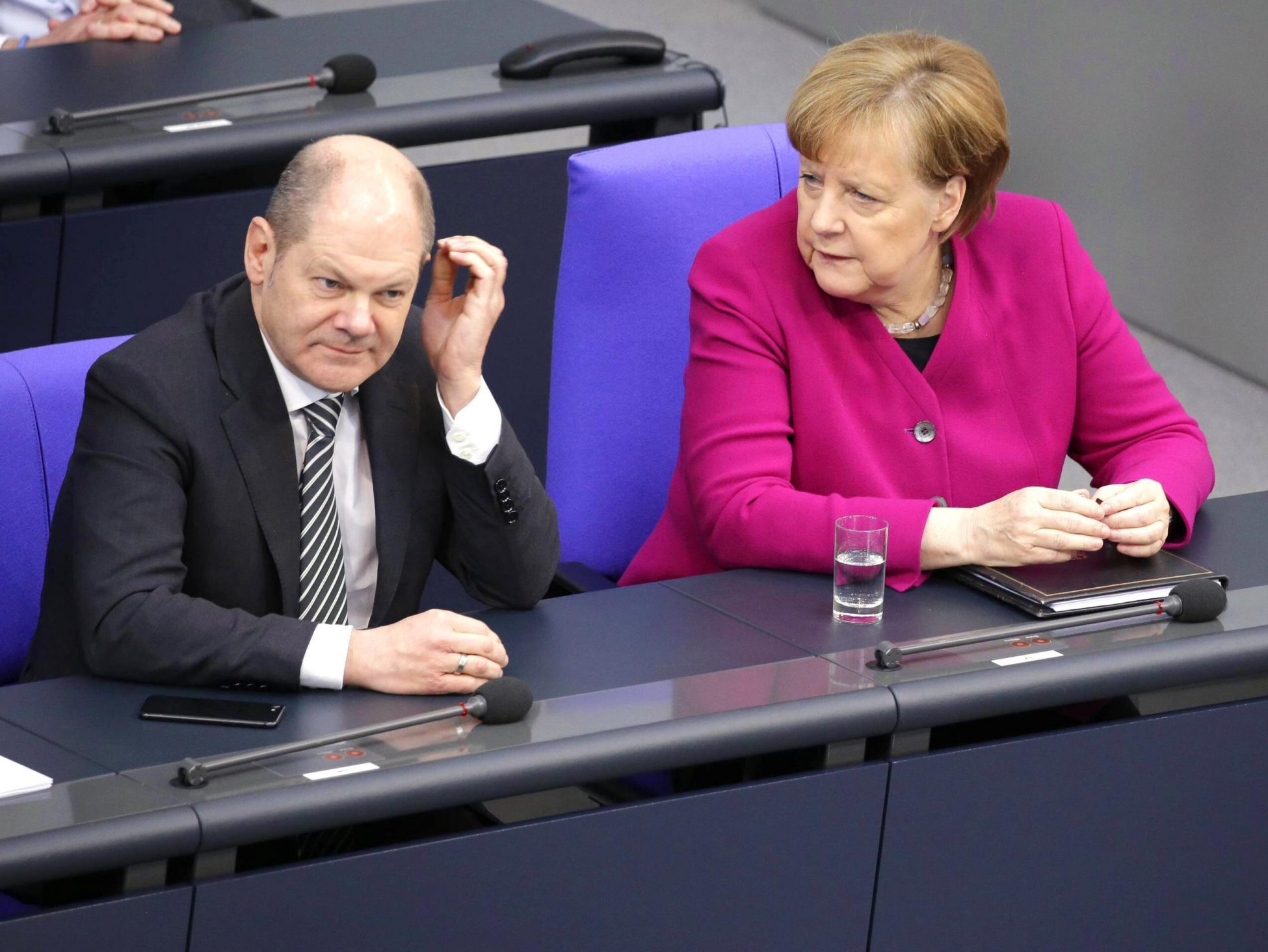 Μέρκελ: Εμμένουμε στην ισορροπημένη δημοσιονομική πολιτική