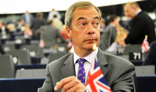 Βρετανία: Ο Φάρατζ θα διεκδικήσει κοινοβουλευτική έδρα όποτε γίνουν εκλογές