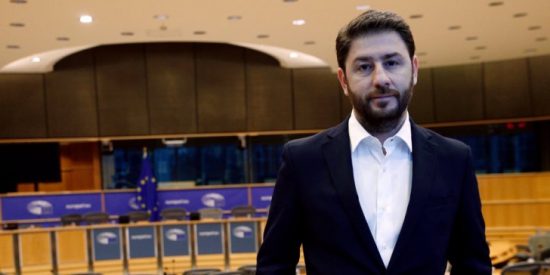 Ανδρουλάκης: Στέλνει επιστολή στους ευρωσοσιαλδημοκράτες και αίτημα στην ΑΔΑΕ
