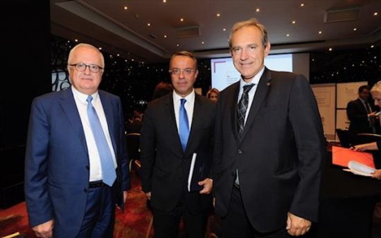 Αποκρατικοποιήσεις, ομόλογα και σταθερότητα ζήτησαν από τον Σταϊκούρα οι επενδυτές