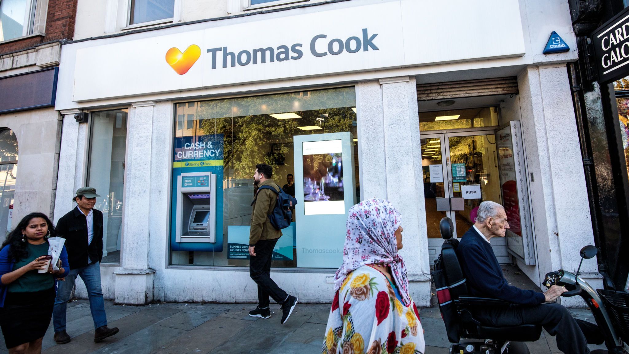 Χρεοκοπία Thomas Cook: Σπάει σε κομμάτια και πωλείται σε πιστωτές