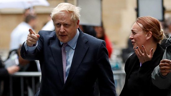 Βρετανία: Προβάδισμα 7 μονάδων του Τζόνσον έναντι του Κόρμπιν