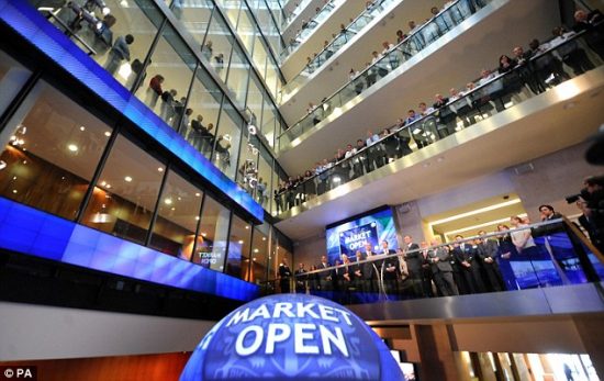 Πτωτικά έκλεισαν οι ευρωαγορές εν μέσω αντιδράσεων για το Brexit