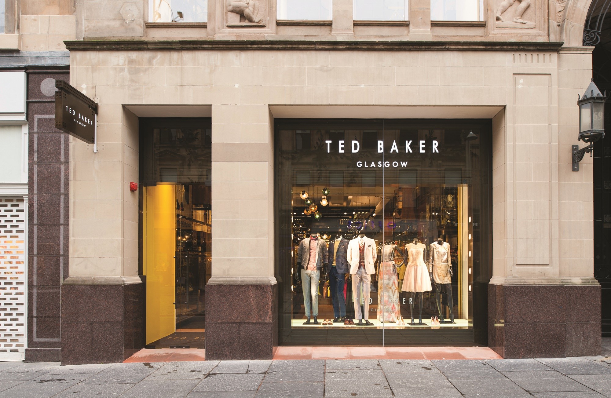 Στην Authentic Brand η Ted Baker έναντι £211 εκατ. – Άνοδος 16% για τη μετοχή