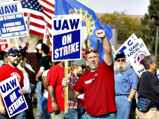 General Motors: Έληξε η απεργία – Οι 50.000 εργαζόμενοι ενέκριναν τη νέα συλλογή σύμβαση
