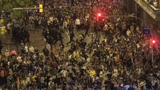 Τρεις νεκροί και 78 τραυματίες ο τραγικός απολογισμός από τις ταραχές στη Χιλή