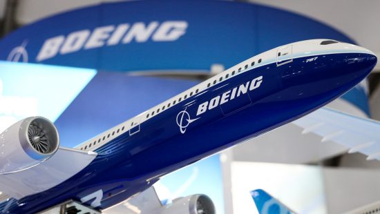 Boeing: Βαθαίνουν τα προβλήματα – Υποβαθμίσεις και νέες ζημιές $3,4 δισ.
