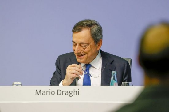 Το μήνυμα Ντράγκι προς τους τραπεζίτες