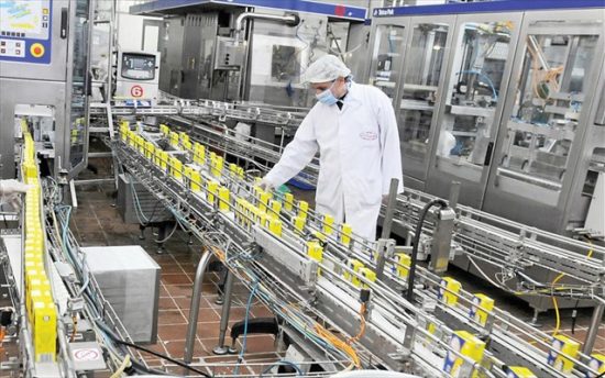 Μαύρα σύννεφα πάνω από την οικονομική δραστηριότητα της Ευρωζώνης