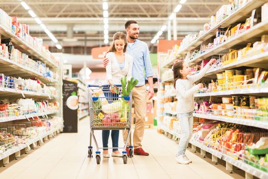 Η μεγάλη  μάχη για τα 9,4 δισ. του λιανεμπορίου