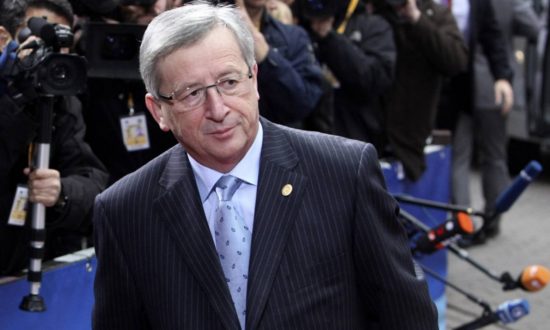 Γιούνκερ: H Ελλάδα έπρεπε να παραμείνει μέλος της ευρωζώνης για το συμφέρον της ΕΕ