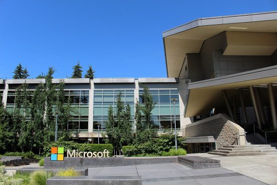 Microsoft: «Χρυσό» συμβόλαιο $10 δισ. με το Πεντάγωνο για την ανάπτυξη cloud