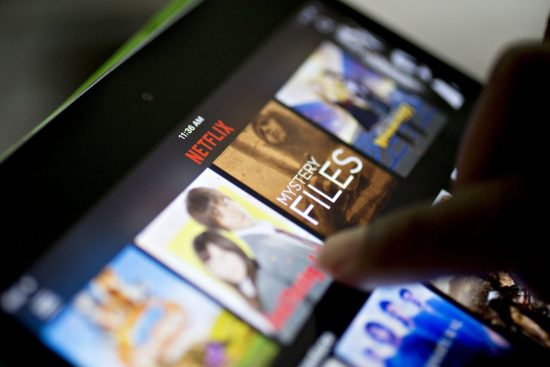 Netflix: Γιατί απαγορεύτηκε η κοινή χρήση στους κωδικούς (vid)
