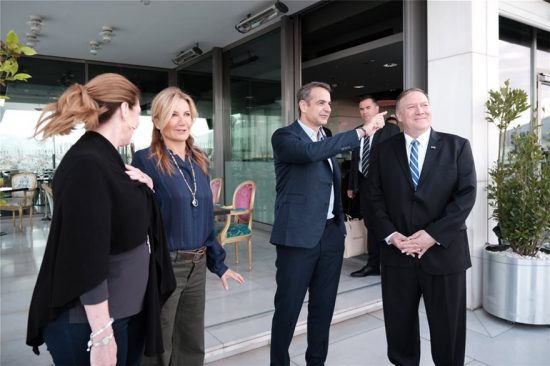Ο Πομπέο στην Αθήνα: Πρωινό με Κυριάκο και Μαρέβα και έπειτα Μητρόπολη