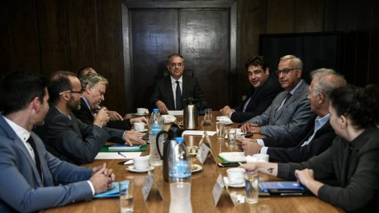 Συμφωνία στη Διακομματική για την ψήφο των αποδήμων