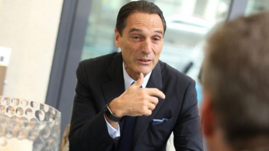 Thomas Cook: Δικαίως λάμβανα υψηλές αμοιβές, λέει ο πρώην CEO