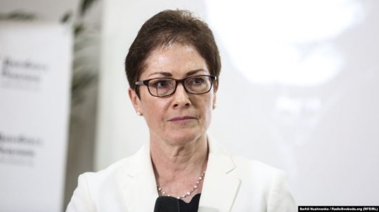 ΗΠΑ: Η πρώην πρέσβειρα στην Ουκρανία αισθάνθηκε απειλούμενη από τον Τραμπ