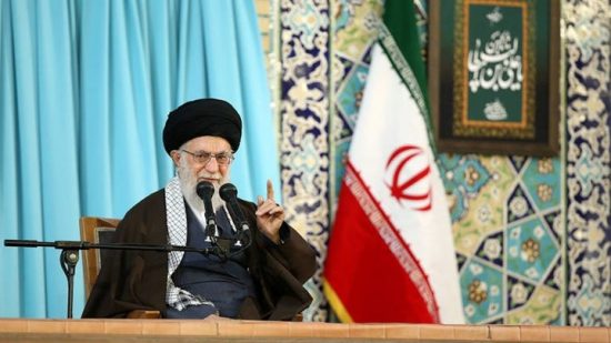 Ιράν: Ο Αλί Χαμενεΐ αποδοκιμάζει τον Μακρόν