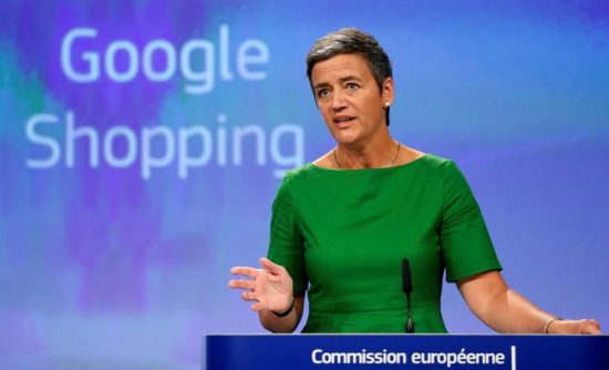 «Γκρίνιες» για το Apple Pay με αποδέκτη την Επίτροπο Βεστάγκερ