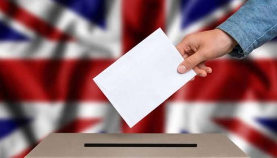 Βρετανία: Κλείνει η «ψαλίδα» μεταξύ Συντηρητικών και Εργατικού Κόμματος