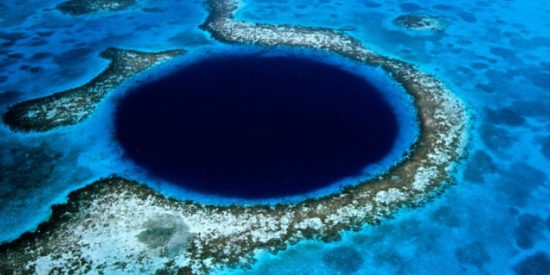 Η ΕΕ αφαιρεί το Μπελίζ από τη λίστα των φορολογικών παραδείσων