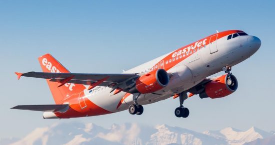 EasyJet: «Χαμηλές πτήσεις» για τα προ φόρων κέρδη