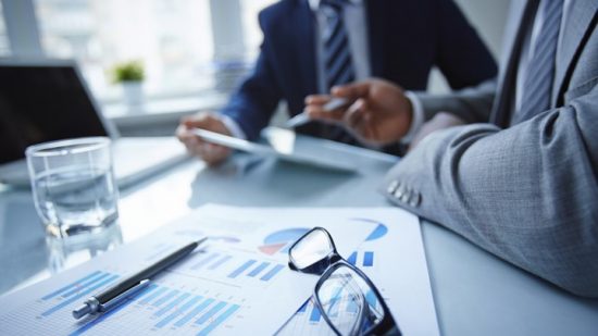 Schroders: Πώς οι επενδυτές επιλέγουν αμοιβαία κεφάλαια (γραφήματα)