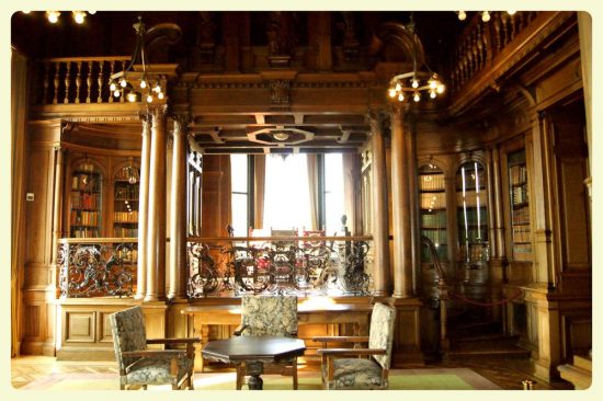 Thyssenkrupp: Μια θρυλική γερμανική δυναστεία πουλάει τα «ασημικά» της για να επιβιώσει