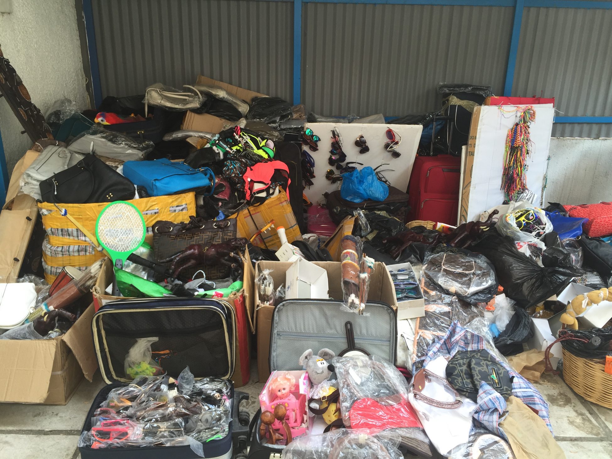 Παρεμπόριο: Πρόστιμα 3.000 ευρώ για 6 παραβάσεις