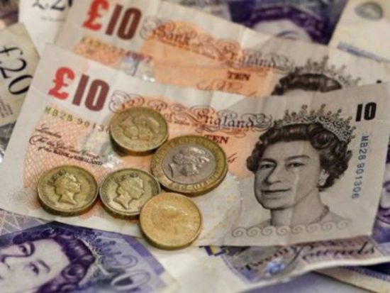 Στερλίνα: H σκληρή στάση Τζόνσον ακύρωσε το μετεκλογικό ράλι