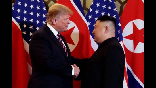 Τραμπ: O Κιμ αρέσκεται στο να στέλνει πυραύλους