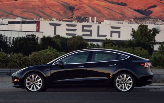 Tesla: Ξεκινά η παραγωγή του Model 3 στη Σανγκάη – Σε ποιους θα δοθούν τα αυτοκίνητα