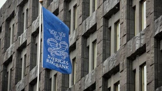 Η Σουηδία δίνει τέλος στην πολιτική αρνητικών επιτοκίων