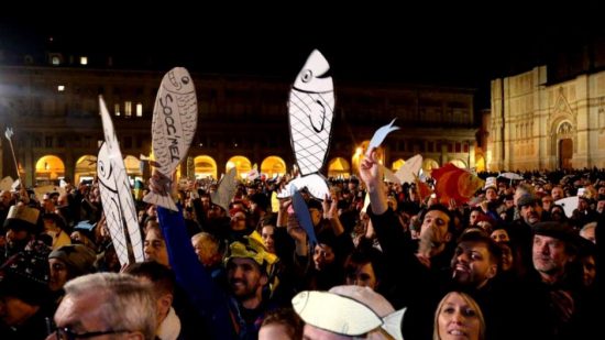 Ιταλία: Το κίνημα της «Σαρδέλας» κατά της πολιτικής του Σαλβίνι