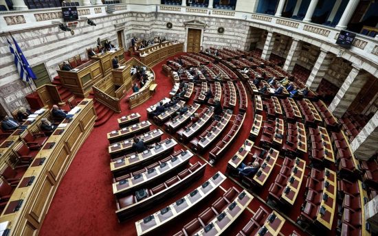 Στην Ολομέλεια της Βουλής η ψήφος των αποδήμων