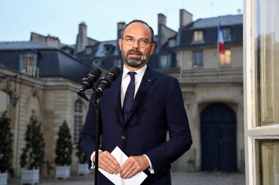 Γαλλία: Ο πρωθυπουργός θα προχωρήσει στην ασφαλιστική μεταρρύθμιση