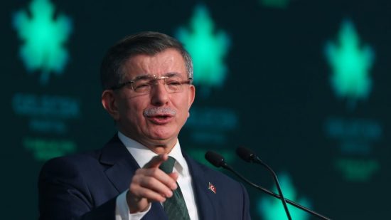 Τουρκία: Παρουσίαση κόμματος Νταβούτογλου με «καρφιά» για Ερντογάν