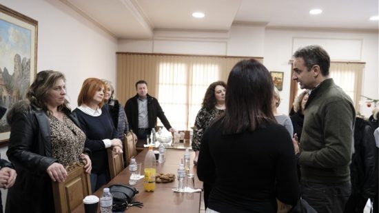 Μητσοτάκης: Προσλήψεις 2.858 μόνιμων υπαλλήλων το 2020 για το “Βοήθεια στο Σπίτι”