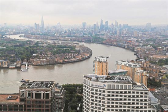 «Τσουχτερές» παραμένουν οι τιμές για σπίτια στο Λονδίνο παρά την «κόπωση» της αγοράς