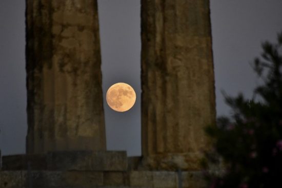 Ψυχρή Πανσέληνος: Πότε θα είναι ορατό στην Ελλάδα το φεγγάρι του Δεκεμβρίου