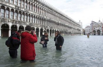 Ιταλία: Κατάρευση του τουρισμού στη Βενετία από τον φόβο των πλημμυρών
